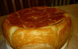 Дрожжевой пирог с сыром в мультиварке