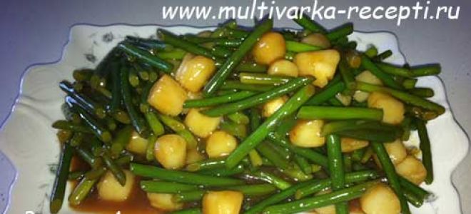 Стрелки чеснока с креветками в соусе в мультиварке