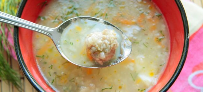 Суп с рисом и рыбными фрикадельками в мультиварке